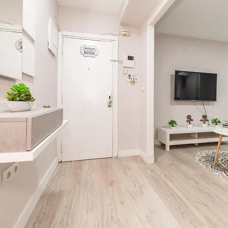 Elegant 6 Pax Apartment In Plaza Eliptica - Sm17 Madrid Exterior photo